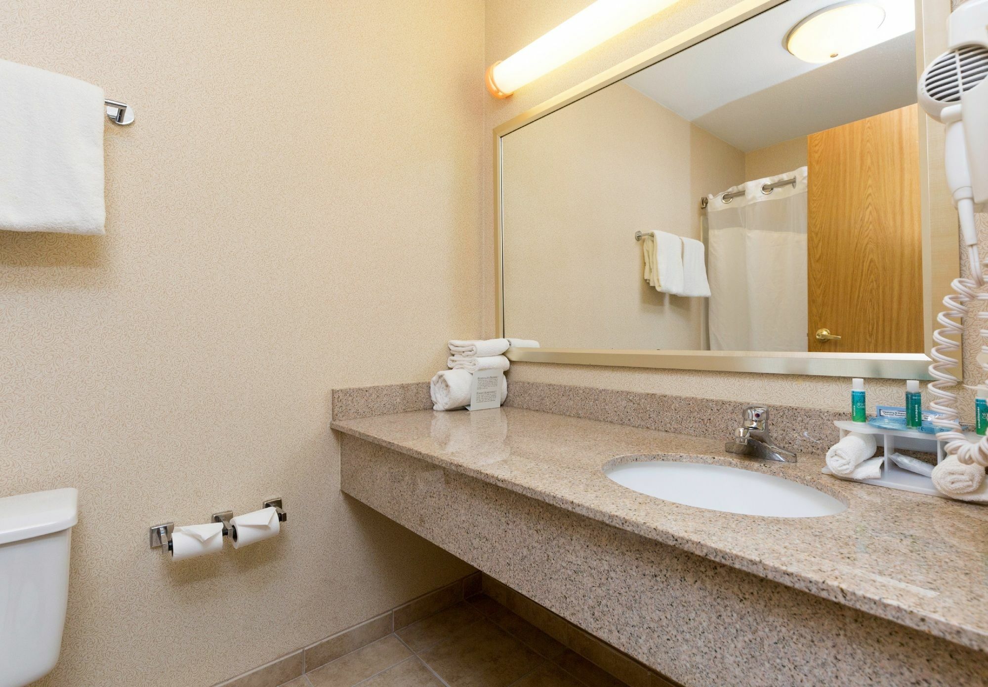 Holiday Inn Express Des Moines-At Drake University, An Ihg Hotel 外观 照片
