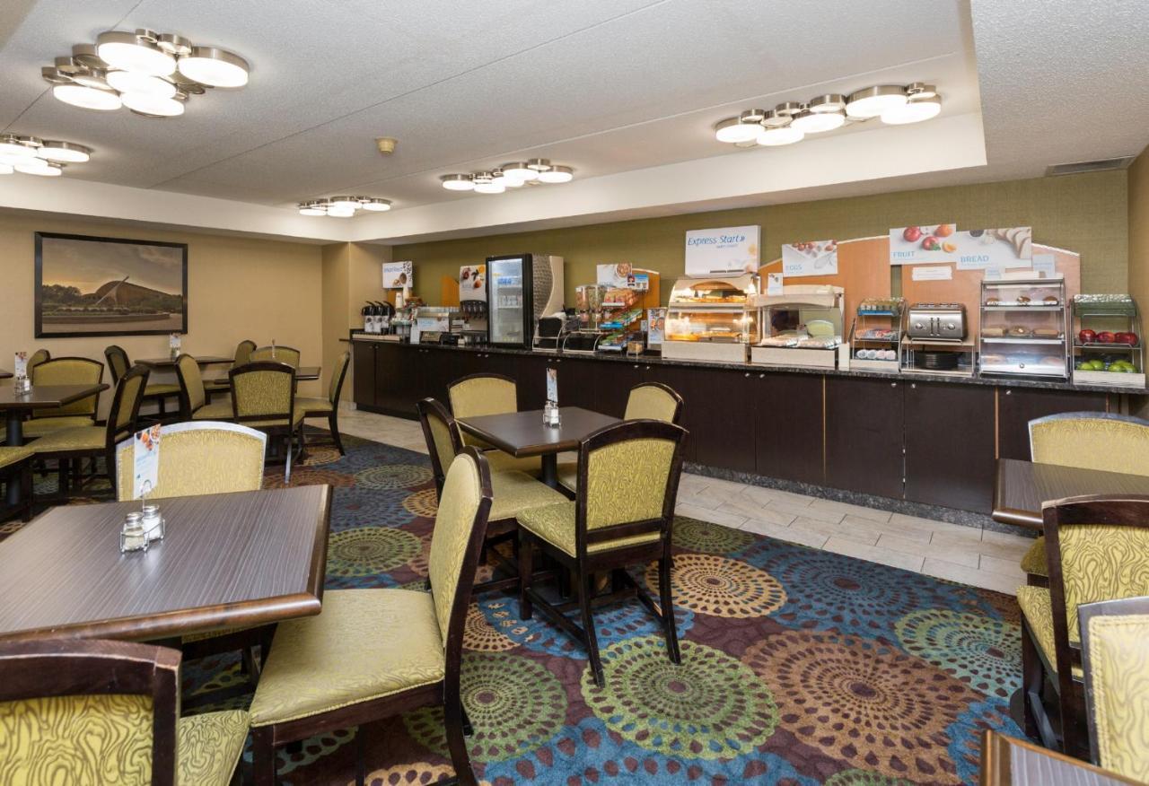 Holiday Inn Express Des Moines-At Drake University, An Ihg Hotel 外观 照片