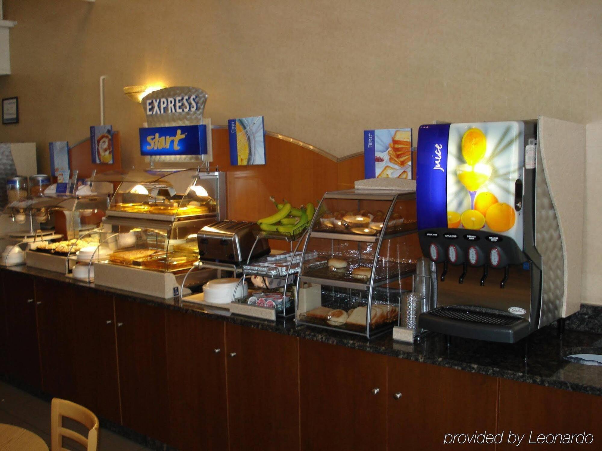Holiday Inn Express Des Moines-At Drake University, An Ihg Hotel 外观 照片