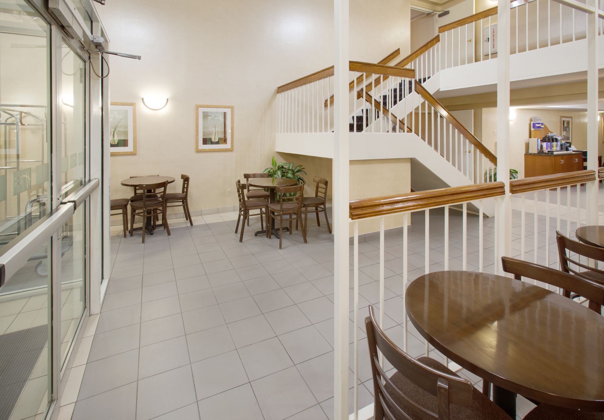 Holiday Inn Express Des Moines-At Drake University, An Ihg Hotel 外观 照片